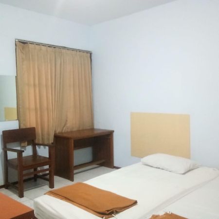 Oyo 2240 Simpang Tujuh Residence Kudus Exterior photo