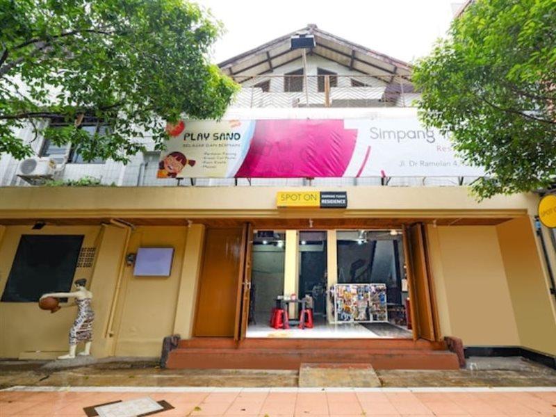 Oyo 2240 Simpang Tujuh Residence Kudus Exterior photo
