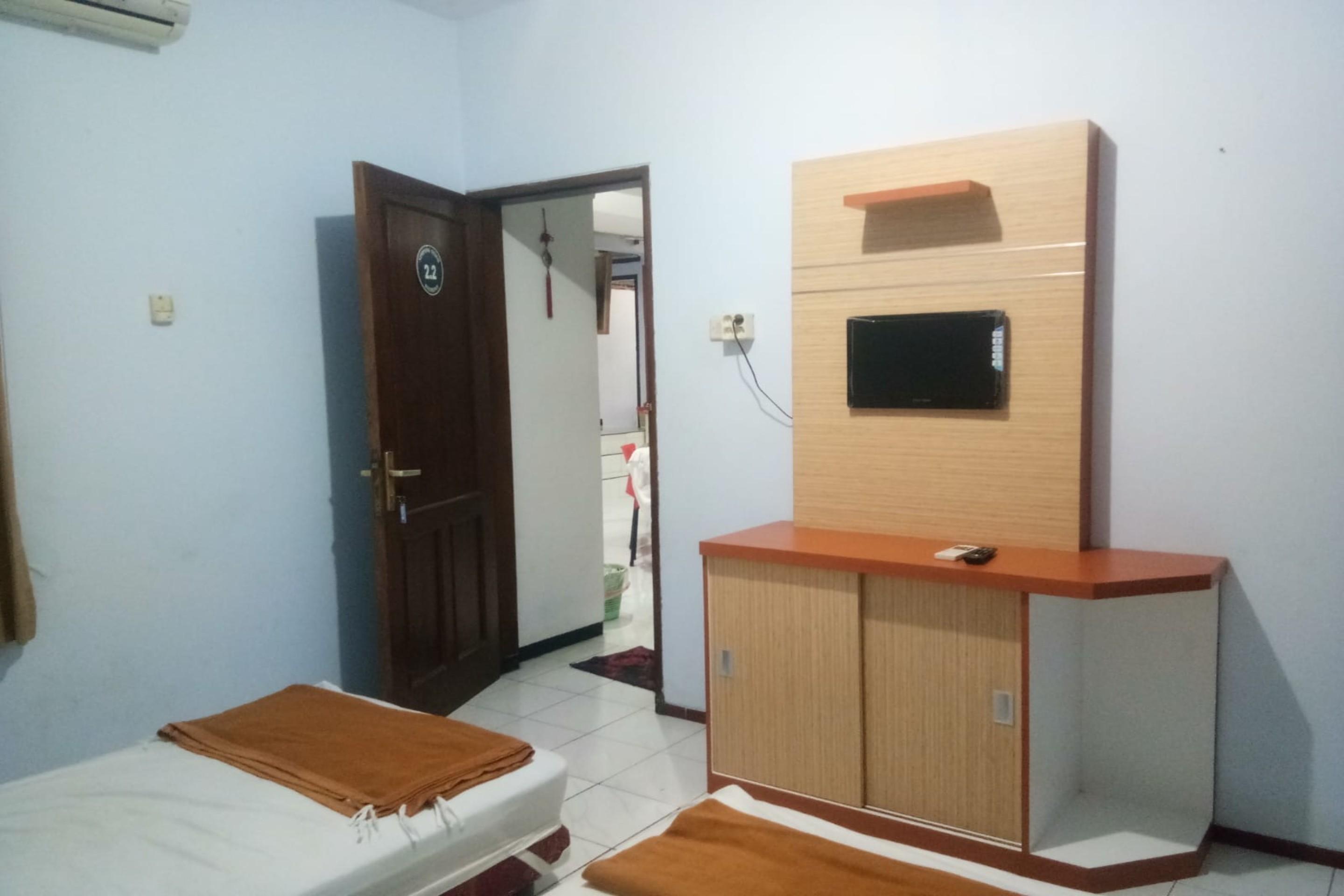 Oyo 2240 Simpang Tujuh Residence Kudus Exterior photo