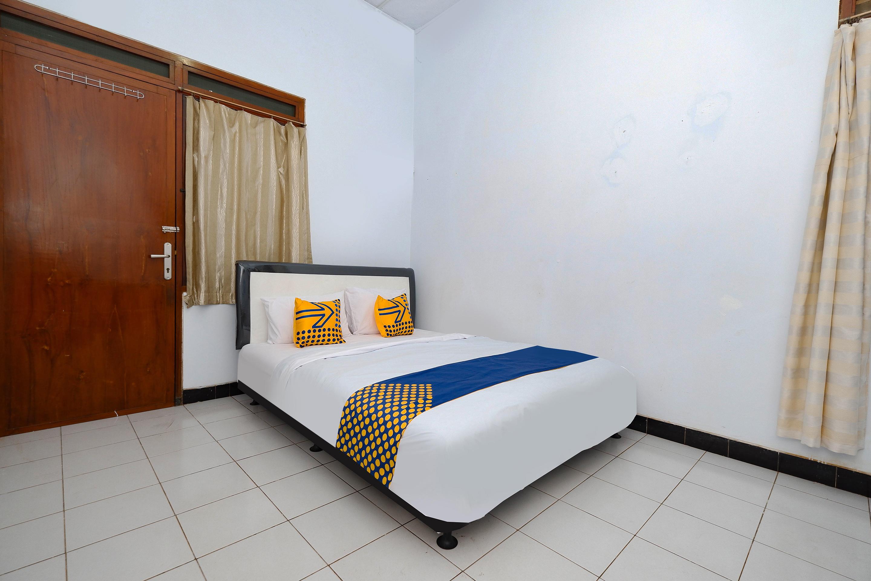Oyo 2240 Simpang Tujuh Residence Kudus Exterior photo