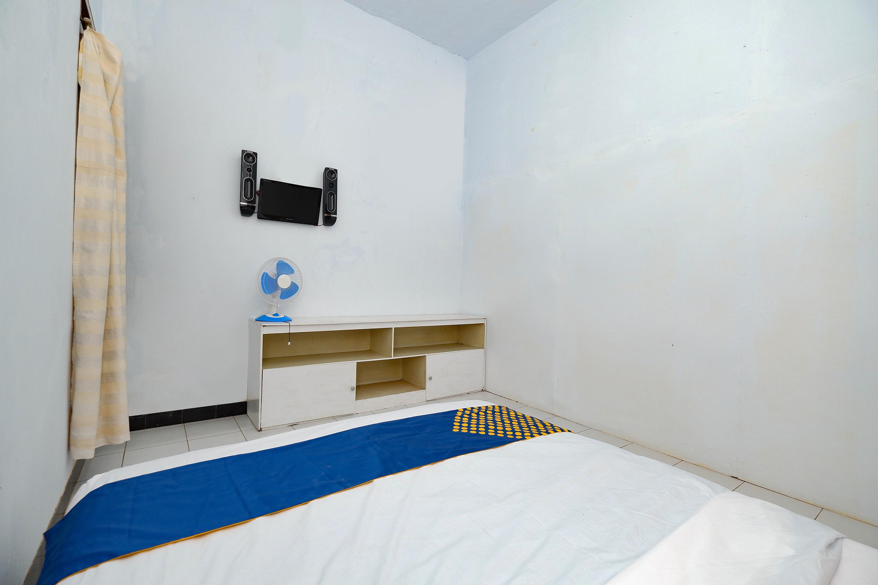 Oyo 2240 Simpang Tujuh Residence Kudus Exterior photo
