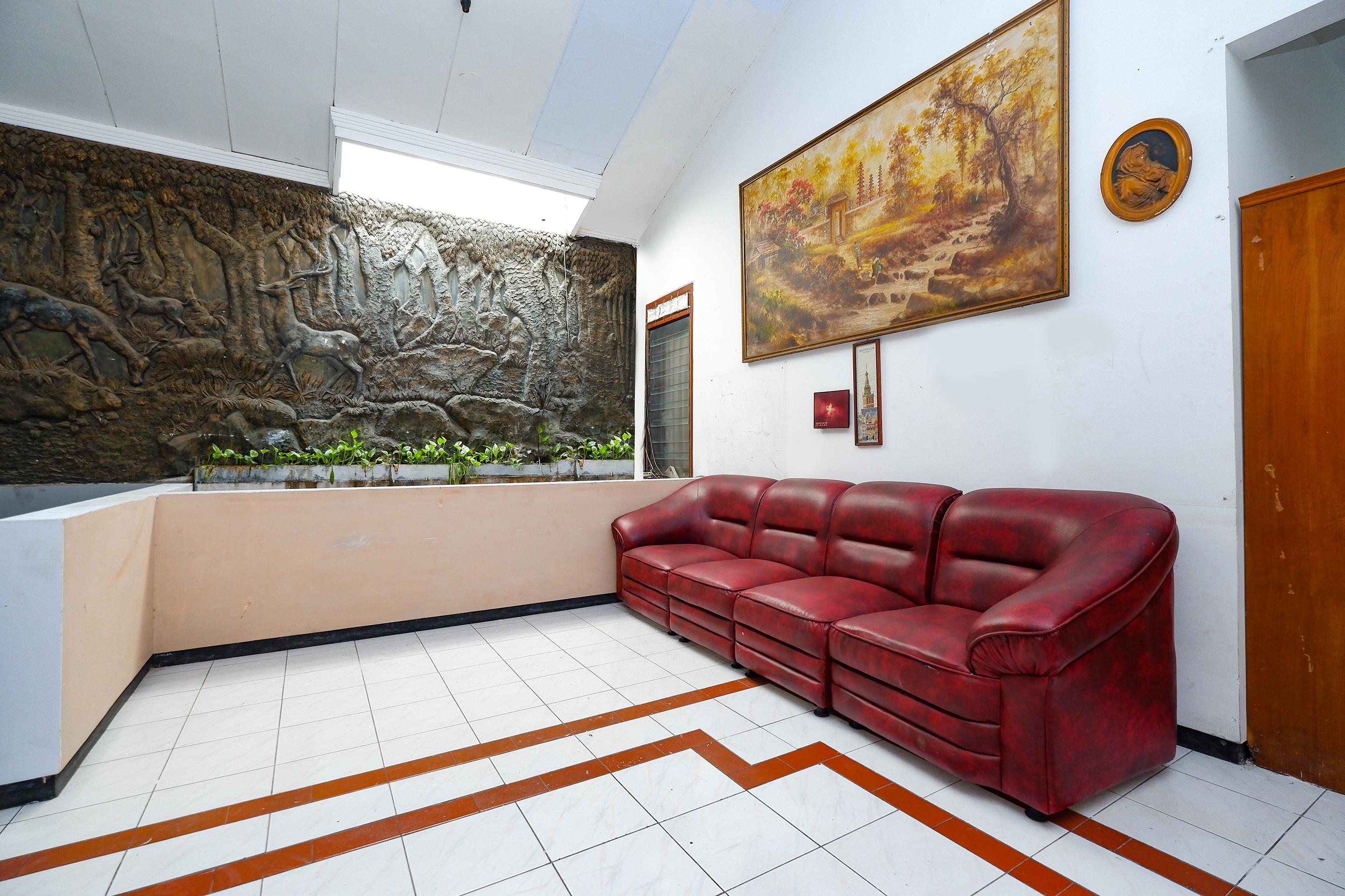 Oyo 2240 Simpang Tujuh Residence Kudus Exterior photo